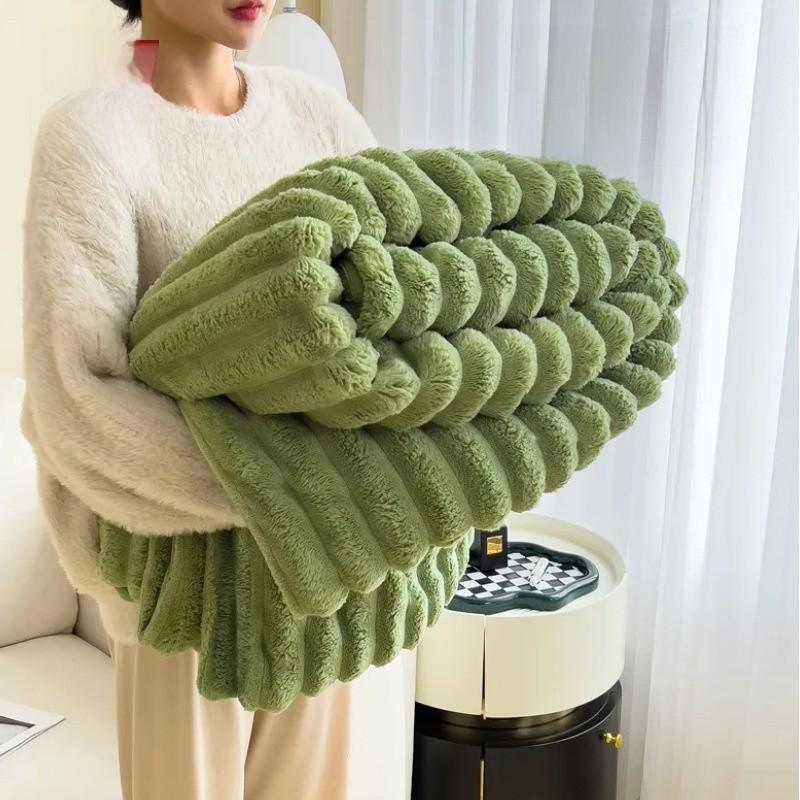 Multicolor Plush Milk Velvet Blanket With Soft Fabric For Relaxing Nap Time