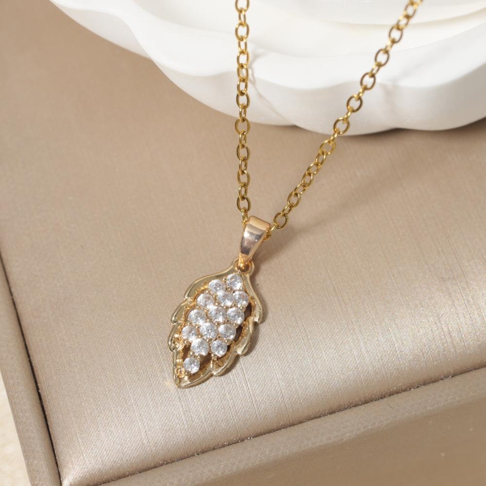 leaves Shape Pendant Necklace for Women Golden Stainless Steel Clavicle Chain Wedding Party Daily Wear Jewelry Accessories