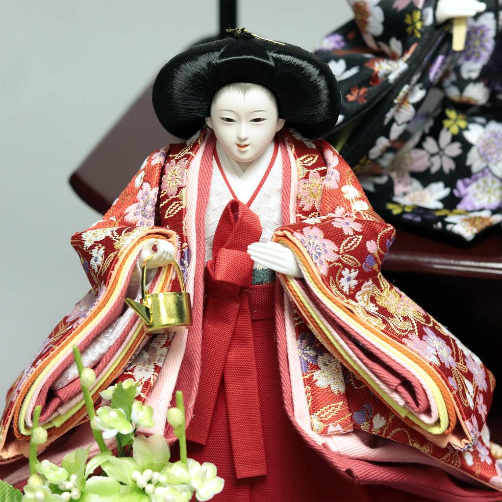 Panenka Kodomoya Hlavní obchod Dekorace na pouzdro pro panenku Hina Dekorace na pouzdro pro panenku Hina pro pět osob Šířka 58 x Hloubka 36 x Výška 40,5 cm S-2807Z