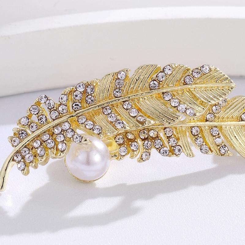Unique Pearls And Feather Brooch Lightweight 7g Sturdy Zinc Alloy Material Lapel Pin For Daily Comfortable Wear