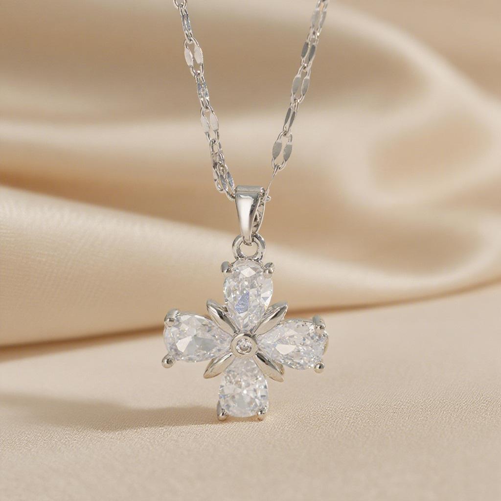 Versatile Niche‑Style Titanium‑Steel Women Necklace, Four‑Petal‑Flower Zircon‑Inlaid Advanced‑Design Collarbone Chain