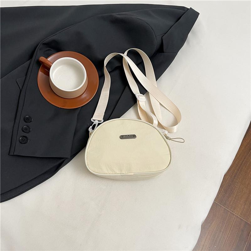 

Новая вместительная простая повседневная однотонная портативная сумка через плечо из легкой ткани с широким плечевым ремнем сумка-мессенджер женская сумка