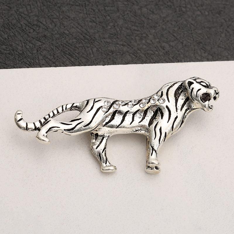 Retro Brošňa Tiger a Leopard - Kreatívny Zliatinový Odznak na Ozdobu Košele