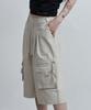 Aejeuyua Pintuck Stitch Bermuda Pants Beige