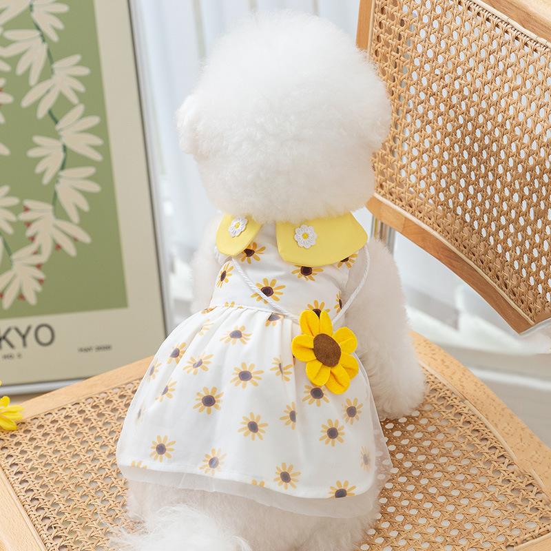 Spring and summer puppy dog three-dimensional sunflower satchel dress cat dog medium and small dog pet summer skirt