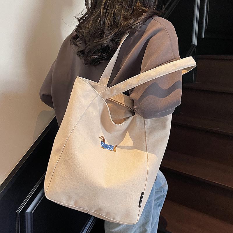2026 Women's Large Capacity Canvas Tote Bag - Versatile Single Shoulder Bag for Autumn/Winter Commute and College.