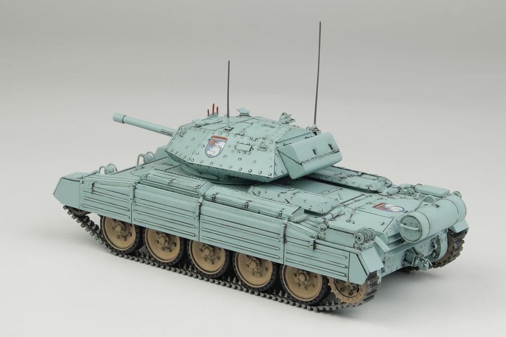 PLATZ Girls und Panzer Final Chapter Mk.VI Crusader Mk.III Cruiser Tank St. Gloriana Girls' Academy 1/35 Scale Plastic Model Kit GP-85 with Clear File