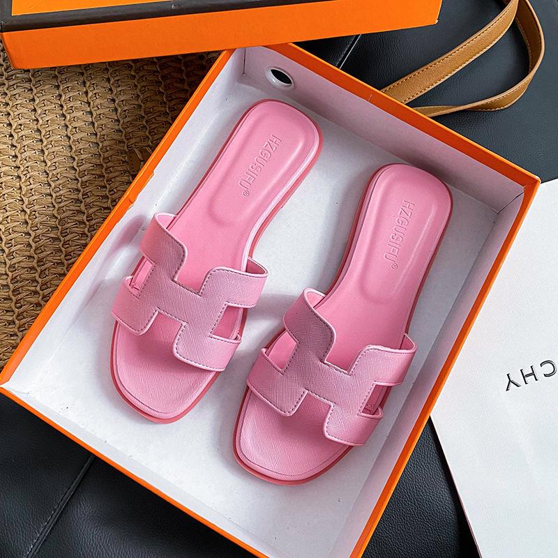 Slippers Women's Outer Wear New Summer Fashion Versatile Flat Bottom One-word Beach Travel Sandals