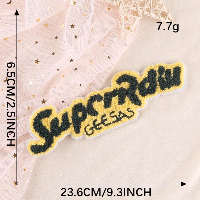 

Большая вышитая нашивка с английскими буквами - аксессуар для одежды своими руками