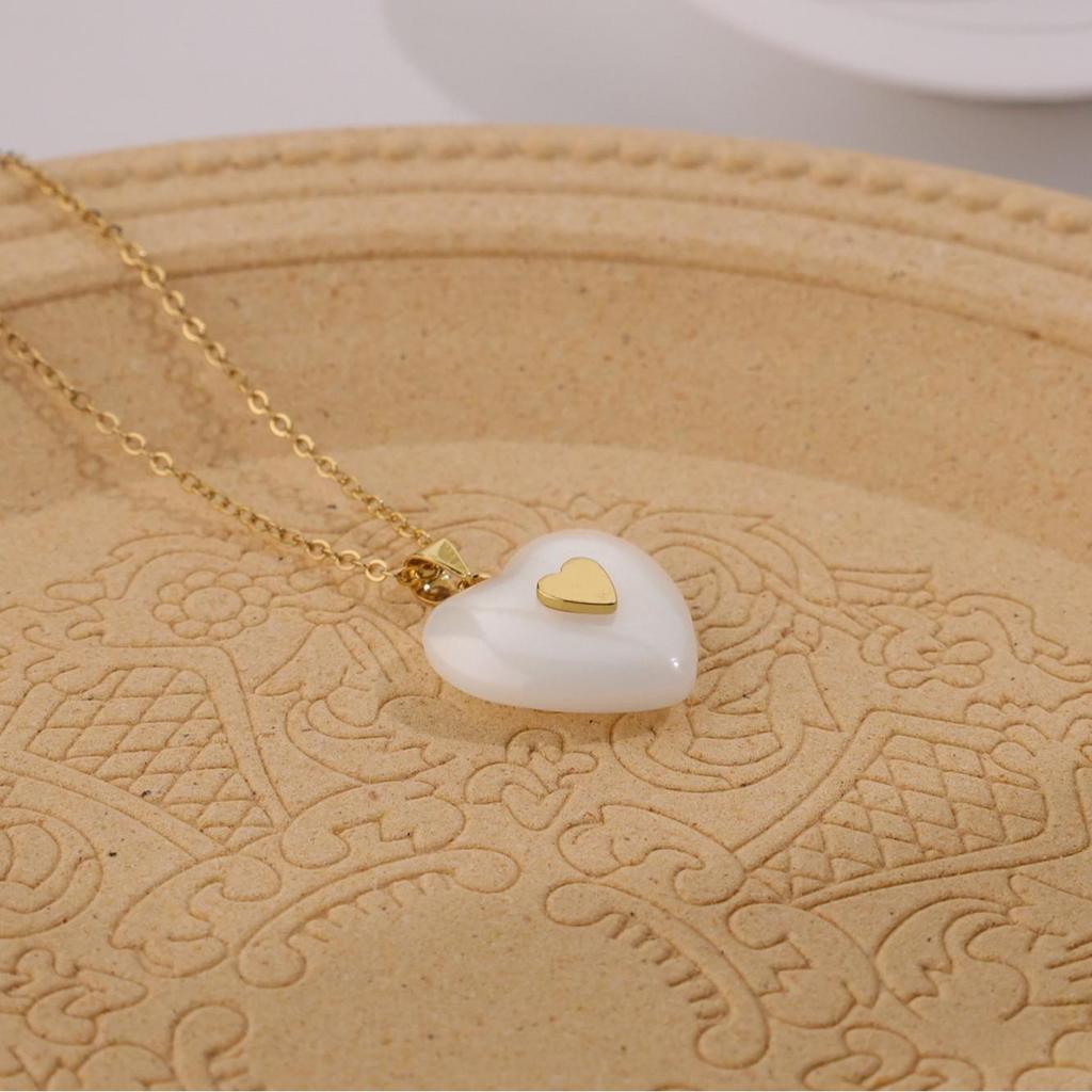Cross-border Trendy Heart-shaped Golden Jade Necklace - European and American Light Luxury Style