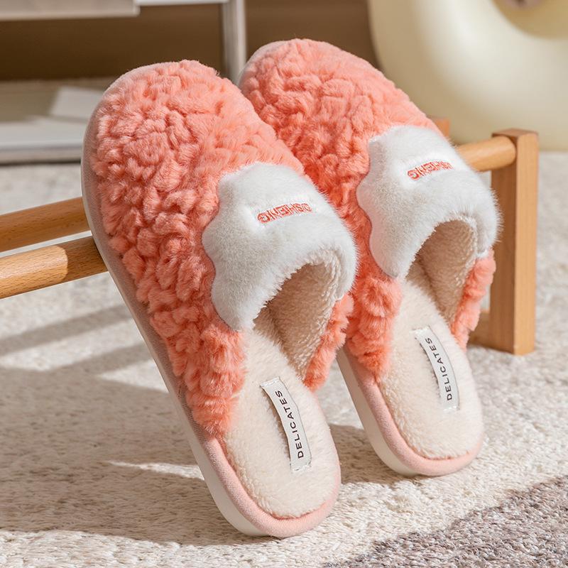 Cotton Non-Slip Slippers for Women and Men: Indoor, Warm, Furry, Suitable for Spring, Autumn, and Winter.
