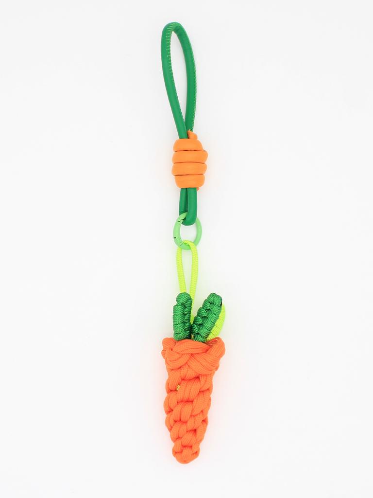 Cute and Childlike Hand-woven Carrot Flower Keychain Mobile Phone Pendant Bag Jewelry