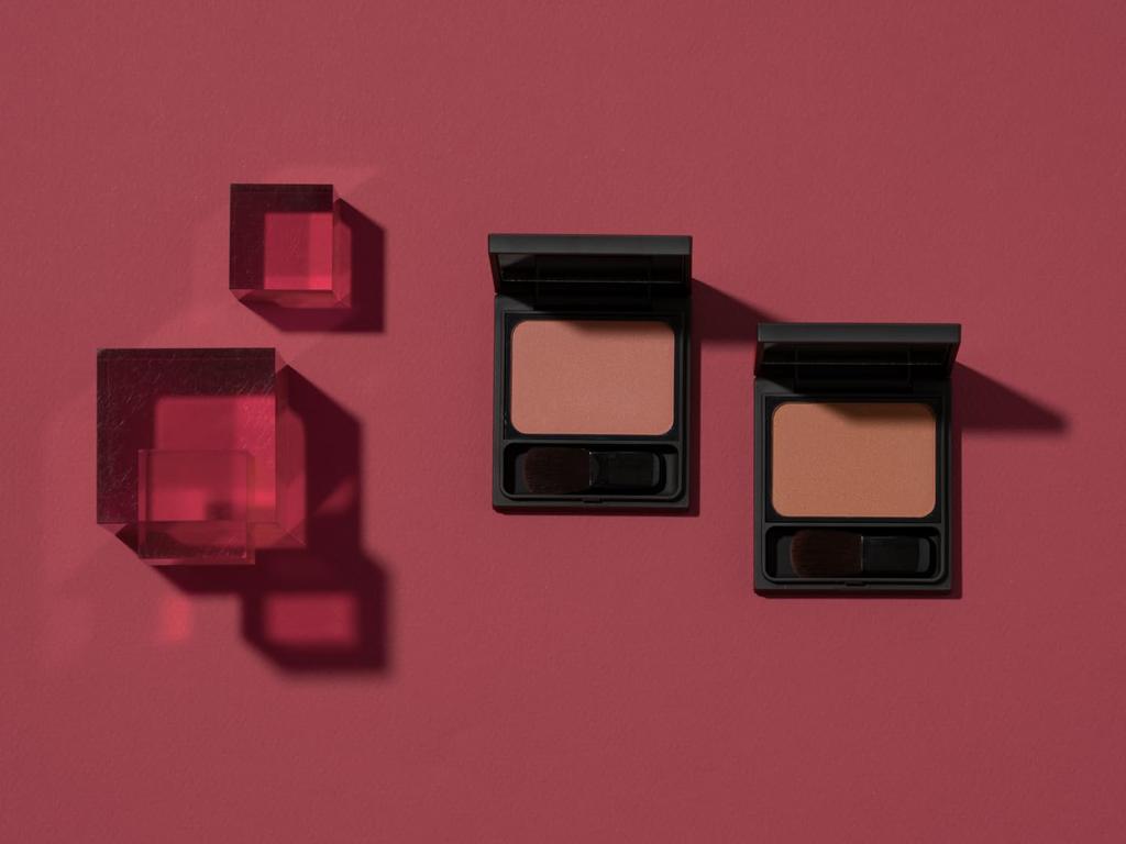 OSAJI Nuance Blush complexion and moisturizes cheeks prone to Natural translucent blends seamlessly into 7g Kazamuki "Improves dryness. color, finish,