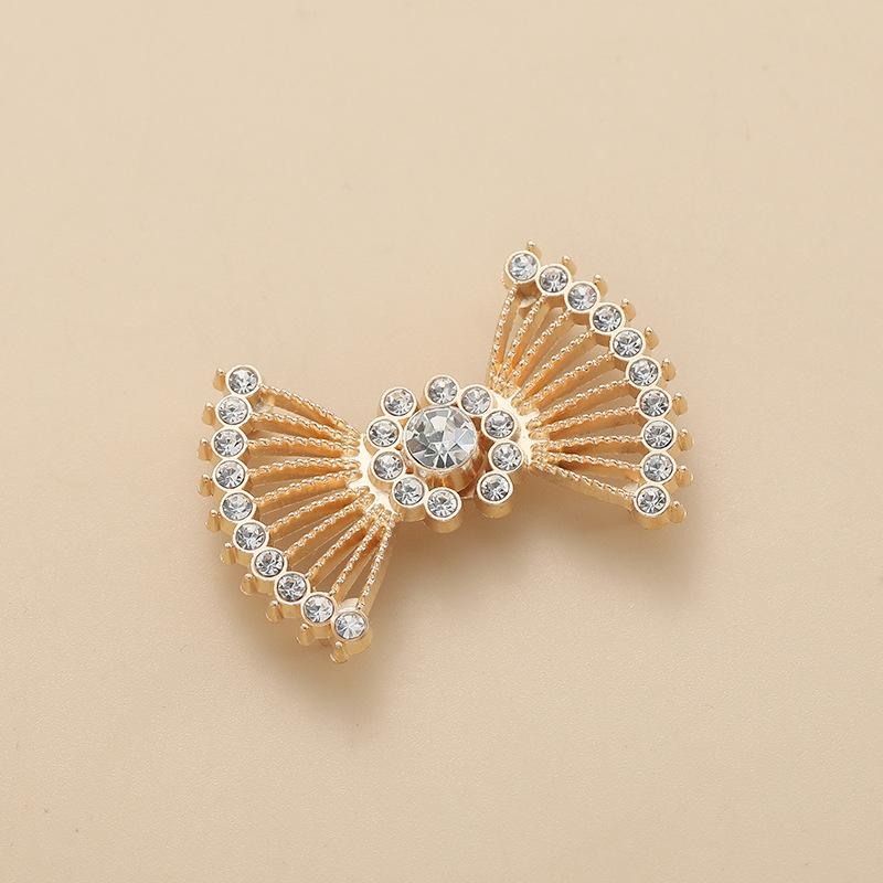 1 Pair Alloy Cardigan Collar Clips Holder Women Decor Crystal Cape Cloak Clasps Fasteners Buckle Brooch Clip