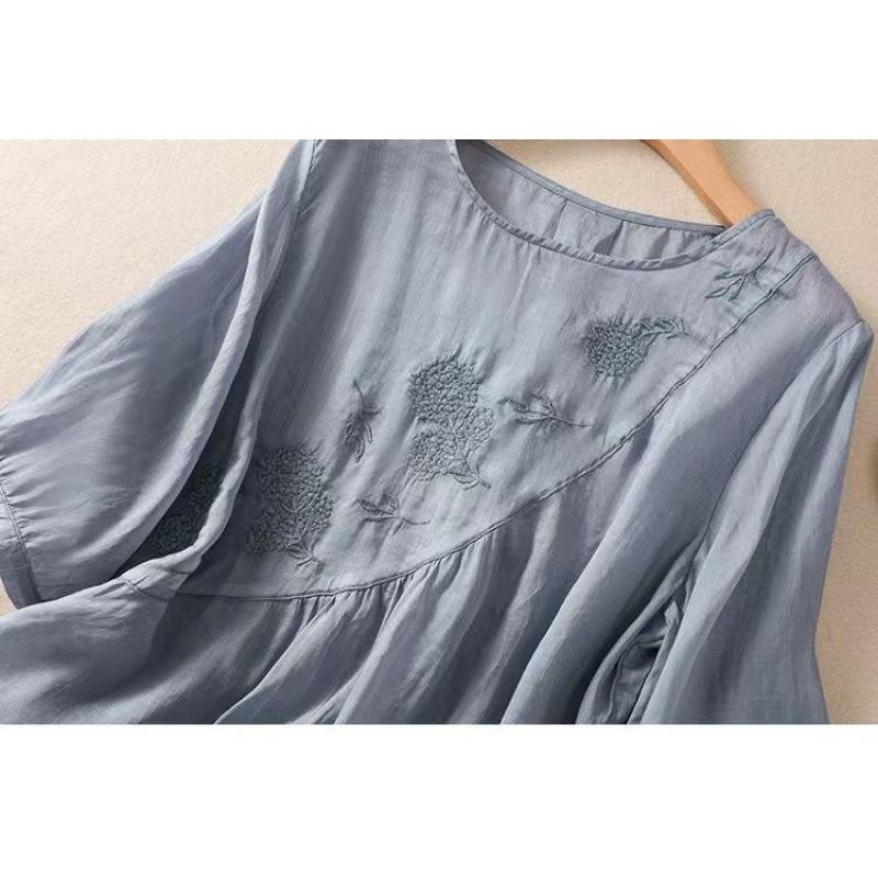 Embroidery Round Neck Summer New Women T-shirt Retro Thin Loose Short Sleeve Blouse Casual Sweet Simple Tops Ladies Office Solid Color Clothing