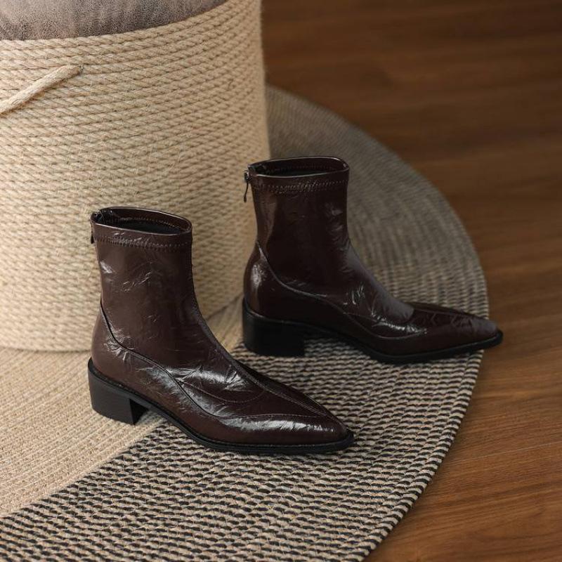 Korean version of the new low-heeled large-size women's boots, solid color pointed square-heeled rear zipper, autumn and winter soft-soled medium-