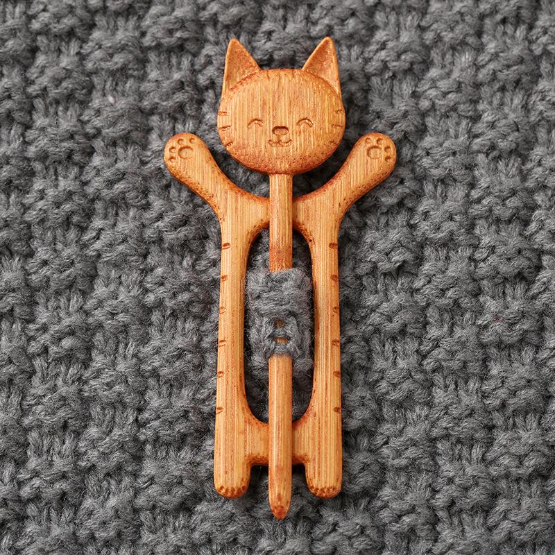 Cute Animal Sweater, Wooden Brooch Scarf, Sweater Brooch Design Decoration, Fixed Buckle