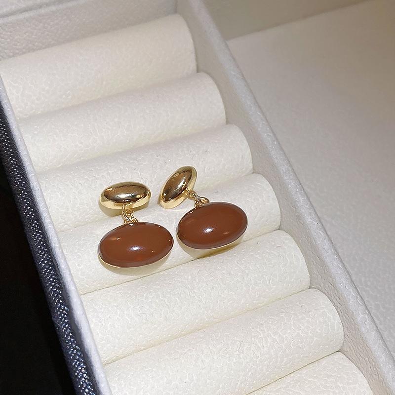 Love oval geometric earrings Maillard fashion high-end stud earrings niche temperament light luxury earrings