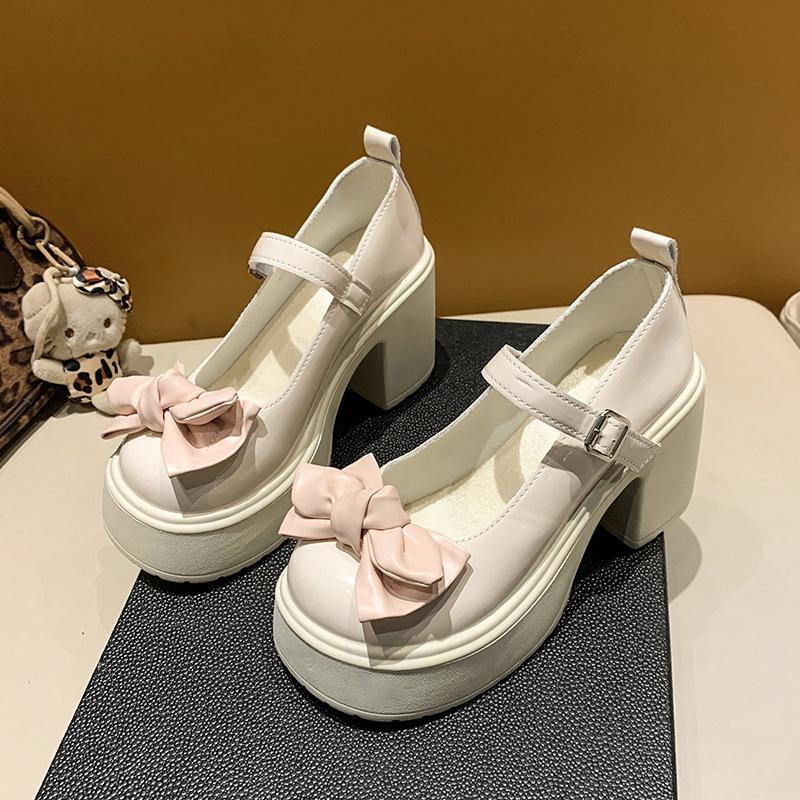 

Туфли Мэри Джейн из маленькой кожи, милые и крутые туфли на высоком каблуке с бантом, женская весна и осень 2025 взрыв, туфли-лодочки с ремешком на одной пряжке, милые туфли jk 40