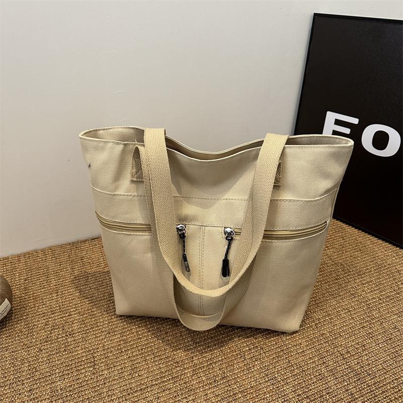 Spacious And Stylish Black Canvas Tote Bag For Women Perfect For Casual Everyday Use