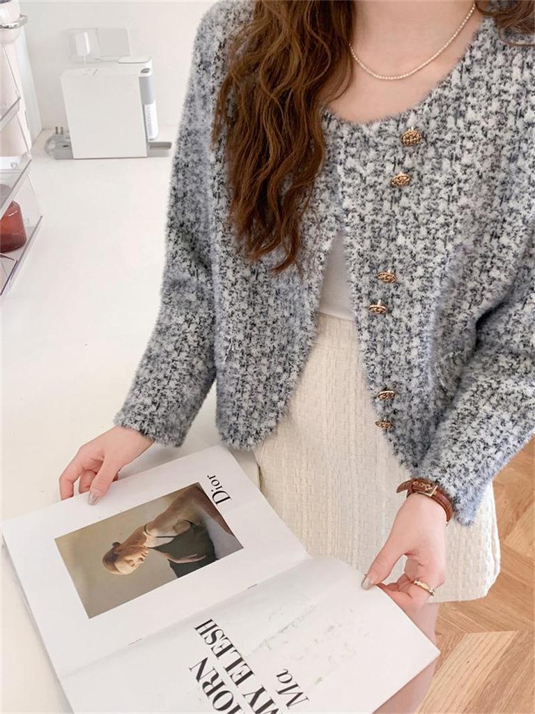 2024 Autumn/Winter Women's Faux Mink Coat: Chic, Versatile, Short Sweater-Style with Fragrance-Inspired Design
