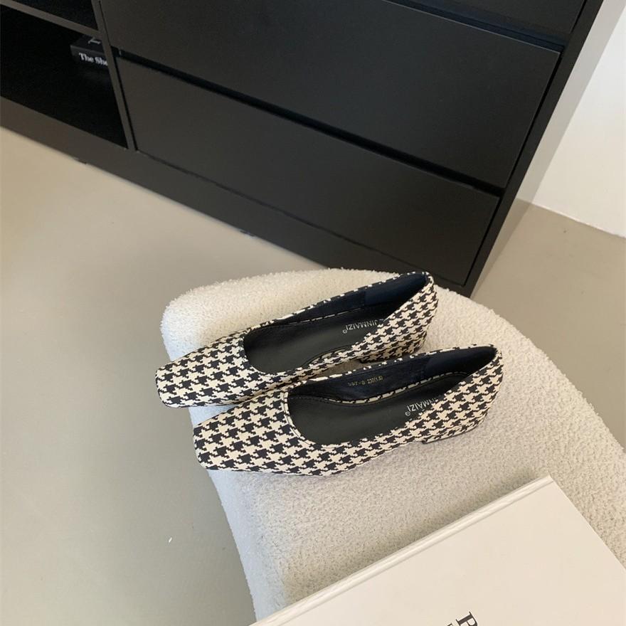 Coarse heel French red suede single shoes women's shoes 2025 new spring versatile square head shallow mouth commuting evening shoes