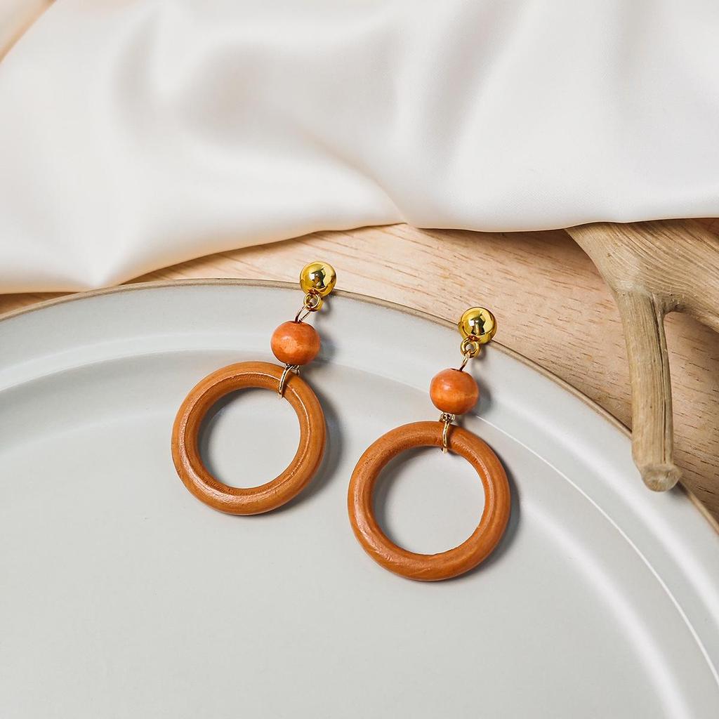 European Retro Geometric Raffia Earrings: Vacation-Style Wooden Hollow Long Accessories for Women