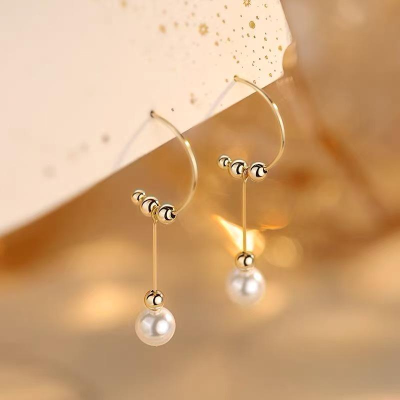2025 High-End Niche Design Pearl Earrings: 925 Sterling Silver Studs for Women
