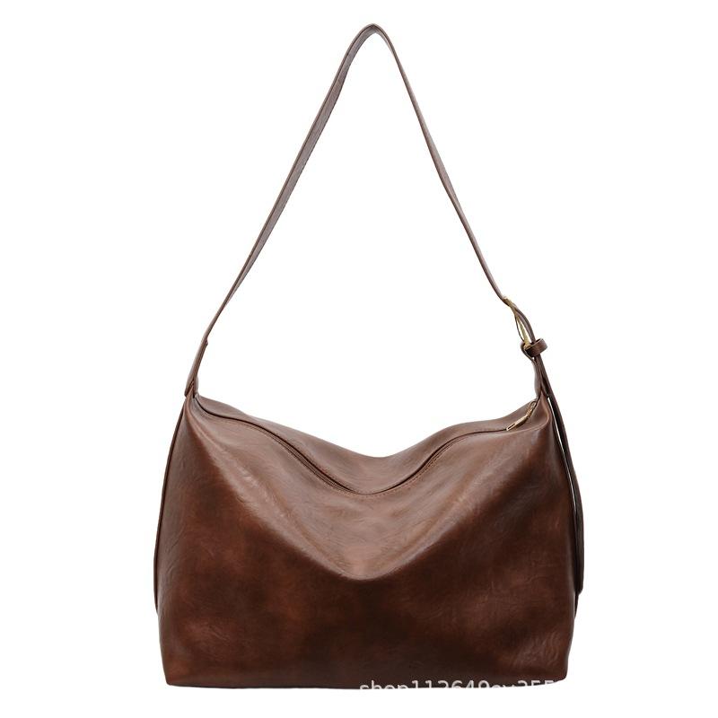 Large capacity bucket bag autumn and winter new shoulder women's bag commuter versatile fashion messenger bag