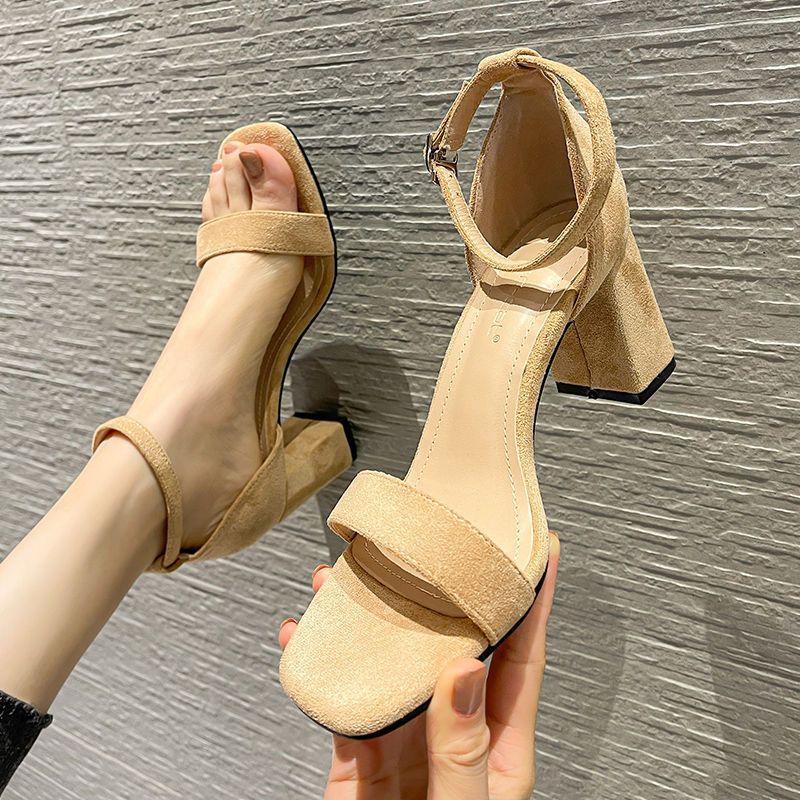 One-word high-heeled sandals women's summer new Korean version of versatile thick-heeled fashion high heels