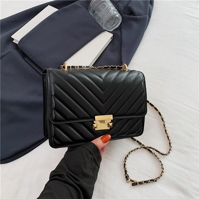 

2024 новая нишевая летняя повседневная модная сумка для мобильного телефона модная маленькая квадратная сумка в этом году популярная маленькая сумка для поездок на работу для женщин чёрный