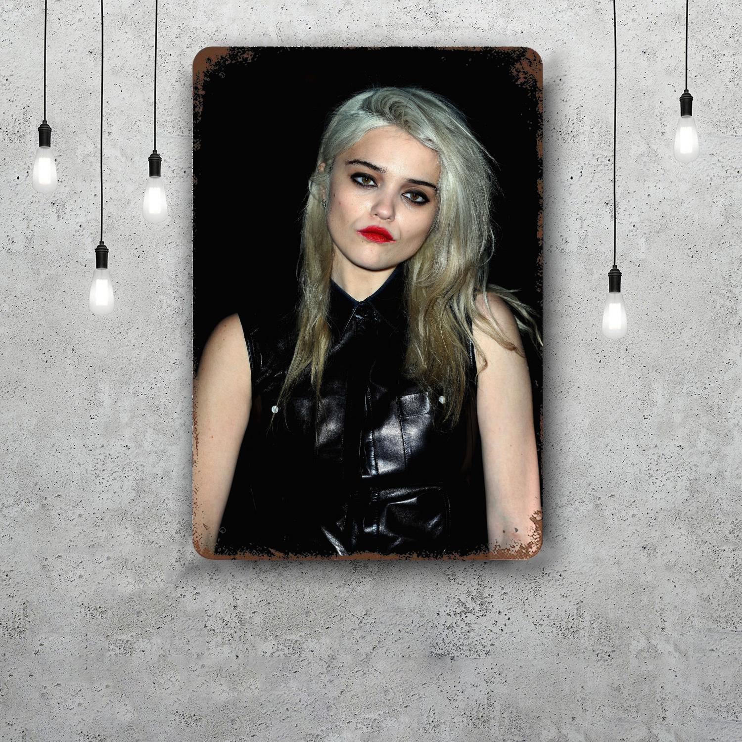 

sky ferreira Ретро Винтажная Жестяная Вывеска Постер Декоративная Табличка Металлическая Пластина Настенный Декор 20x30cm（7.8x11.8inch）