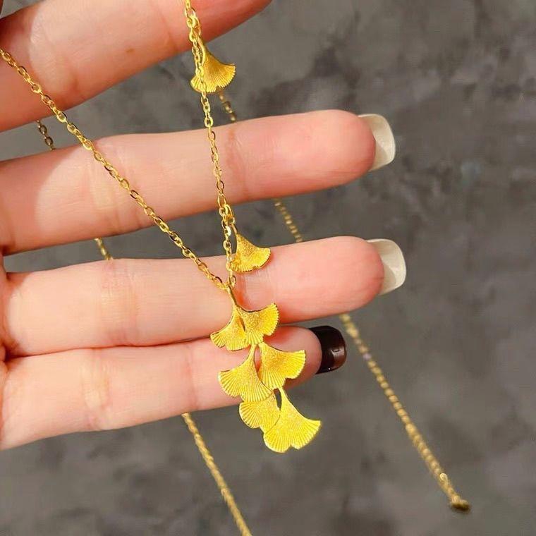 Premium exquisite Sansheng III lucky ginkgo necklace retro light luxury niche design temperament holiday gift for girlfriend