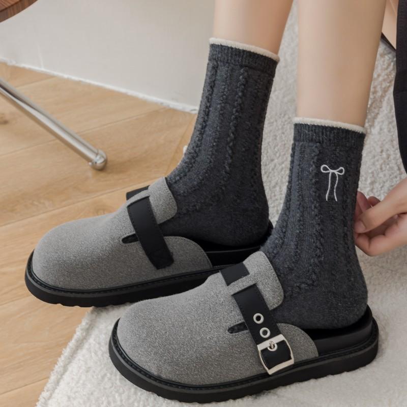 Embroidered Bow Wool Socks, Thickened Warm Socks for Autumn and Winter, Women's Twisted Retro Mid-calf Socks, Women's Socks