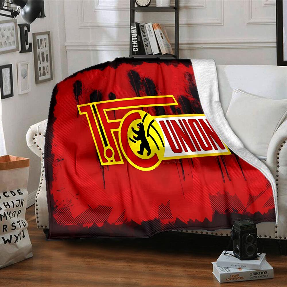 Fußball-Verbands-Emblem Flanelldecke, Weiches Polyester, Modernes Design, Ganzjahresnutzung für Camping, Reisen, Geschenke für Feiertage oder Geburtstage