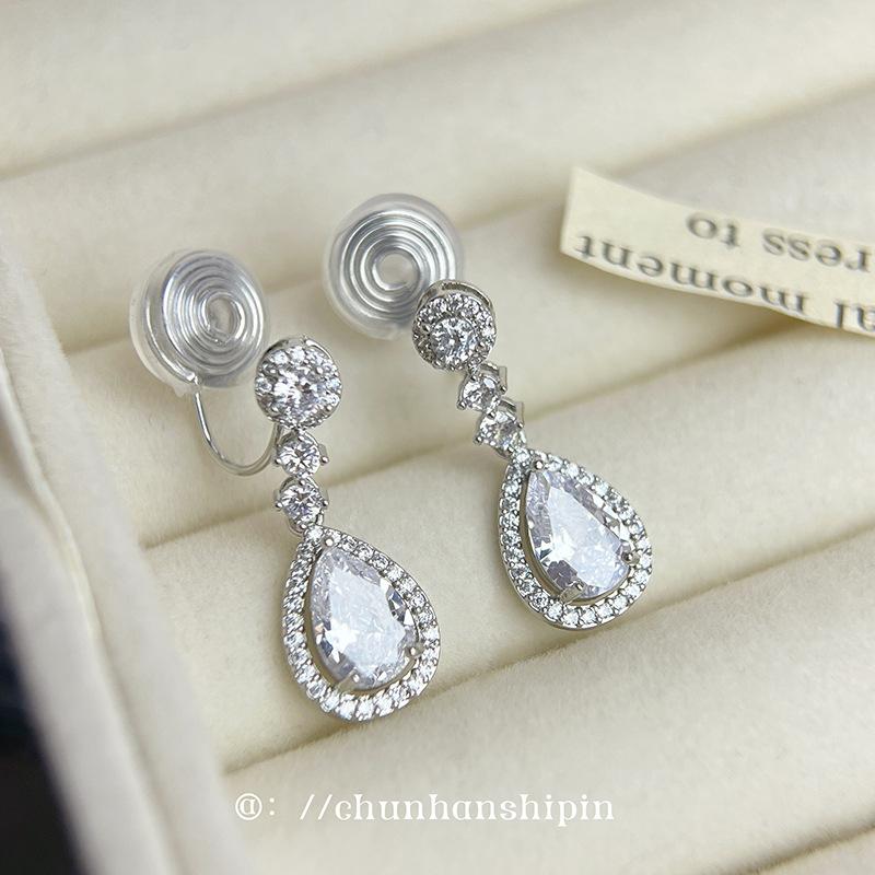 Thousand gold water drop zircon ear clips, no ear piercings, senior sense socialite temperament stud earrings,mosquito coil disc earrings.