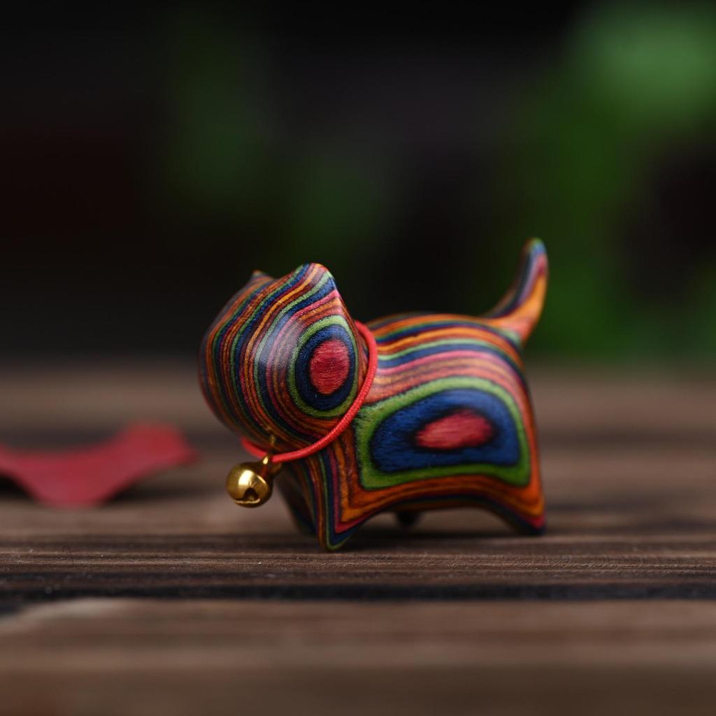 Rainbow Wood Carving: Cute Cat Desktop Ornament - Creative Miniatures for Home Decor