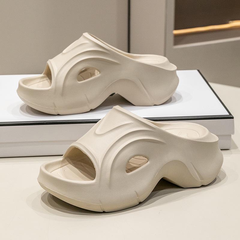 Women's 2025 Summer Height-Boosting Platform Beach Slippers