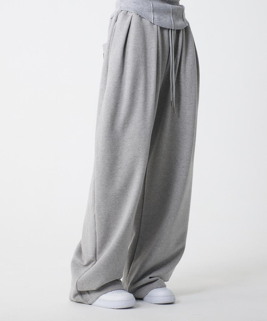 UNKNOWN PLANET Double-Pleated Wide Curved Sweatpants Gray
