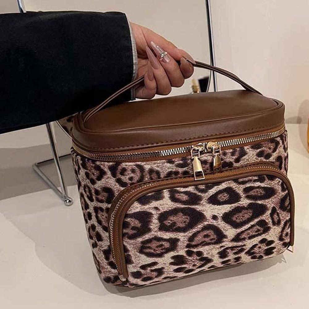 Large Capacity Make Up Pouch Bag Leather Pouch for Make Up Kit Leopard Print Cosmetic Bag Daily