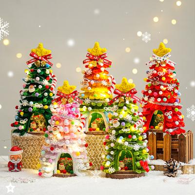 DIY Pfeifenreiniger Weihnachtsbaum-Set mit Lichterkette Drehbarer Plüschstab