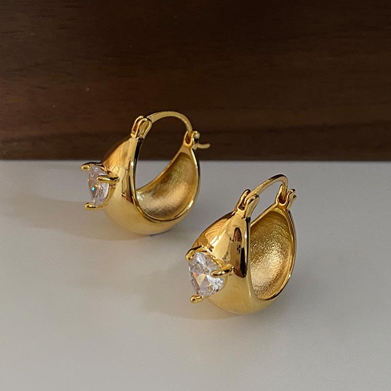 Zircon Heart U-Shaped Minimalist Metal Earrings – Versatile Korean & Western Style Ear Hoops for Women