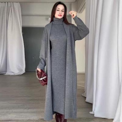 2024 Herbst Damen Einfarbiges Strickkleid mit hohem Kragen & Roben-Set