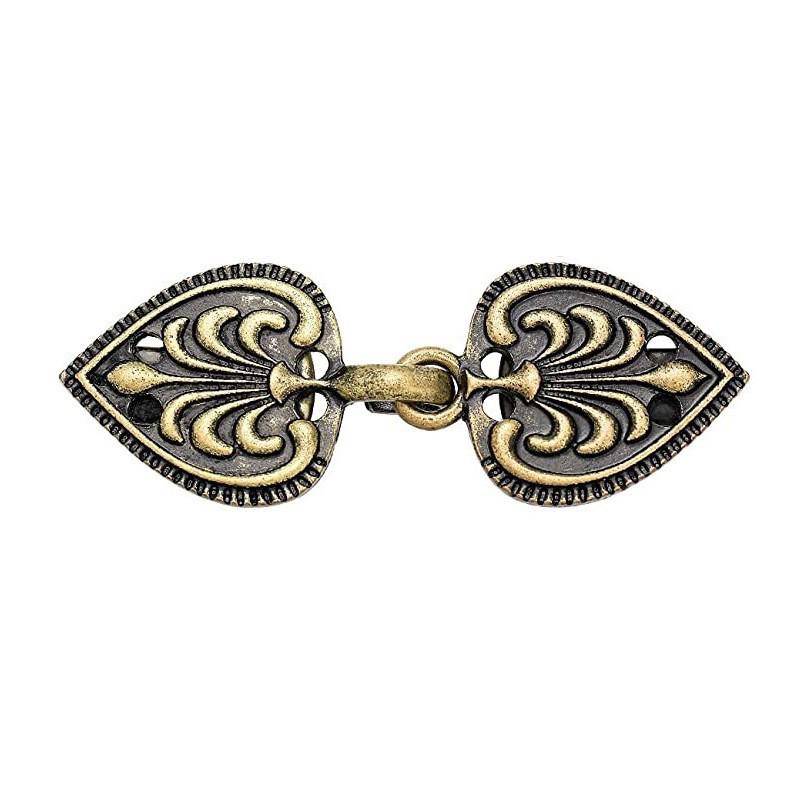 Retro Chinese Alloy Shawl Clip: Creative Hollow Scarf Buckle, Double Sweater Clip Brooch Travel Accessory.