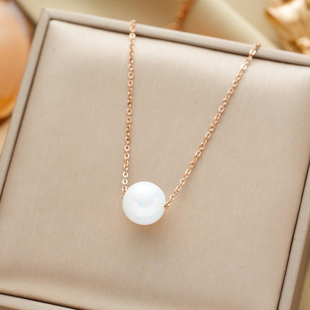 Exquisite 18K Gold-Plated Titanium Steel Necklace - Women's Clavicle Chain Jewelry, Fade-Resistant