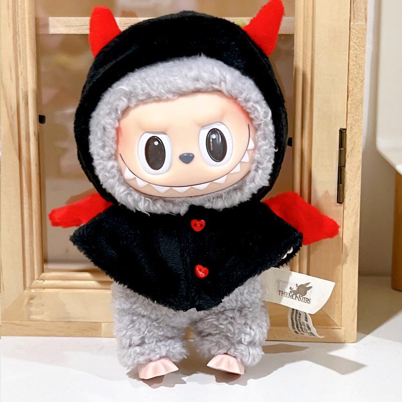 

Официальная 17-сантиметровая виниловая кукла Лабубу со сменной одеждой и брелоком Suitable for 17cm Labubu (Doll not included)