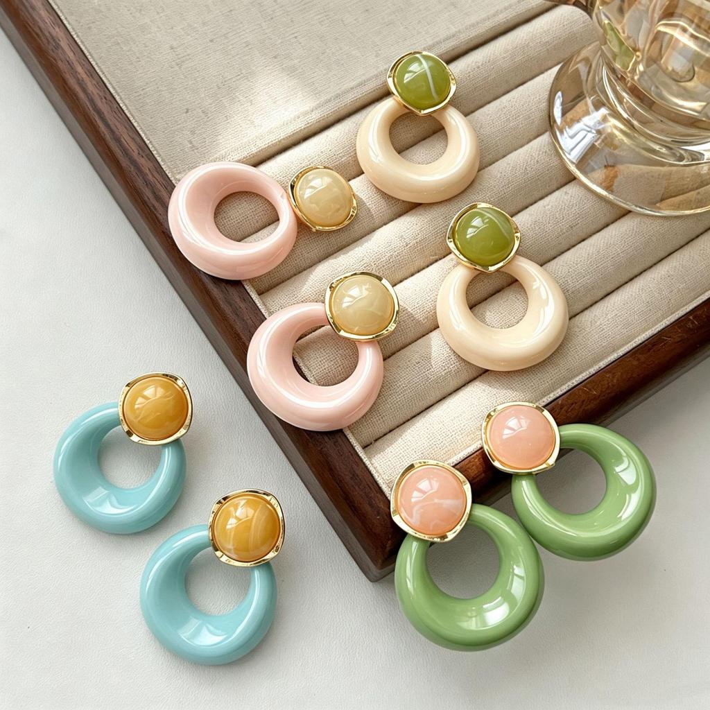 2026 French Colorblock Geometric Resin Earrings: Elegant & Versatile Ear Hoops