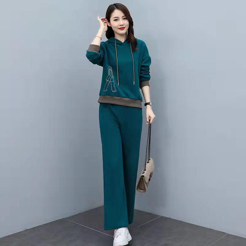 2025 Spring & Fall Loose Fit Slimming Casual Sports Suit – Fashion-Forward, Age-Defying, and Trendy