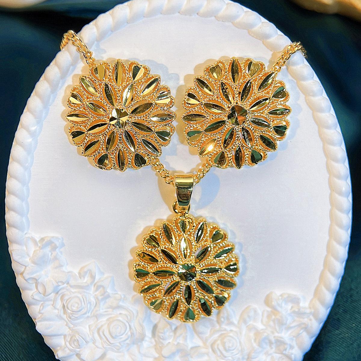 

2026 Noble Bride Gorgeous Wedding Light Luxury Jewelry Set Sun Flower Pendant Necklace Gold Earrings Earrings Women 45CM золотой