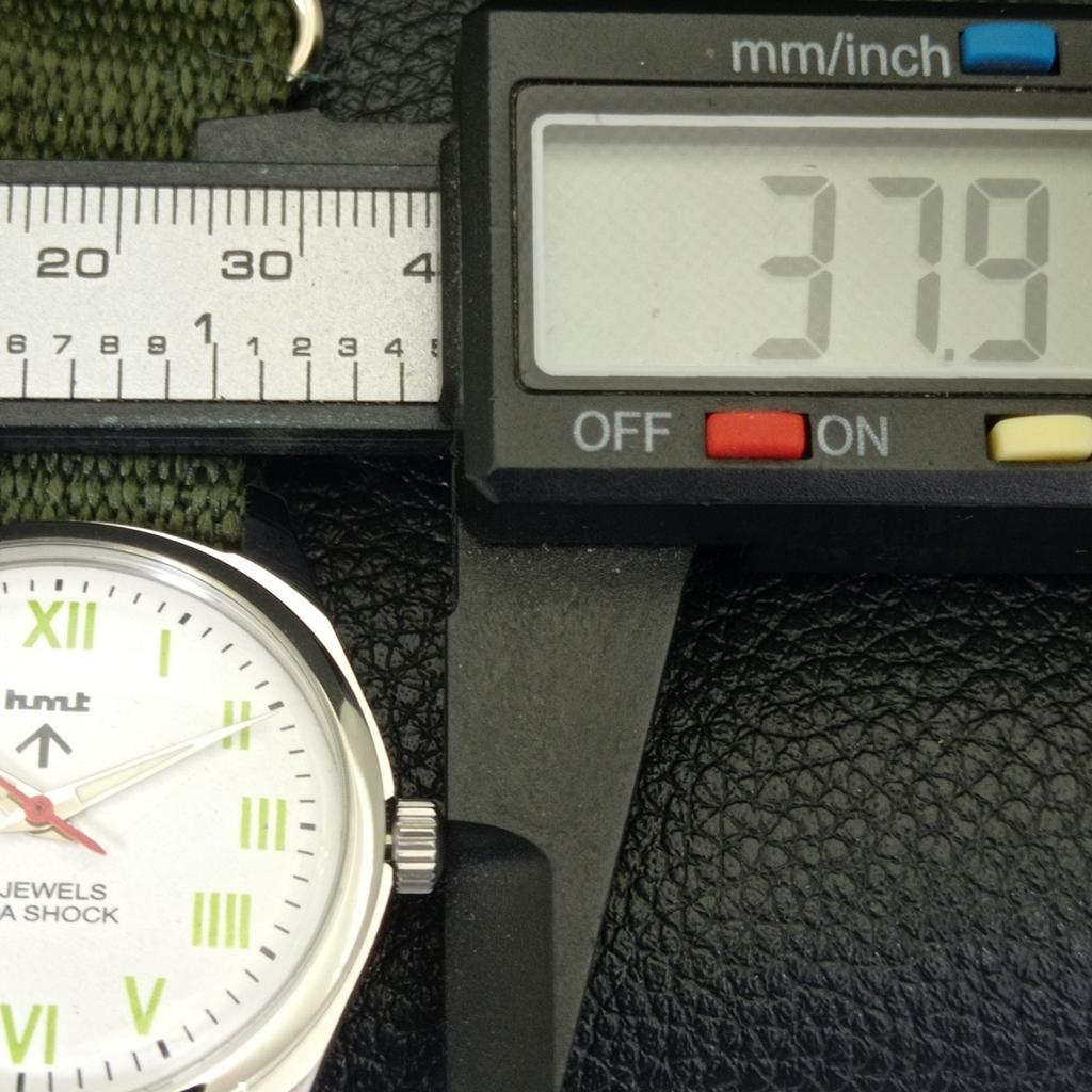 VINTAGE HMT HAND-WINDING INDIAN MENS WHITE COLOR DIAL WATCH a441060-4 HT-a441060